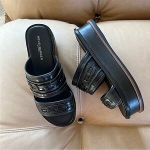 Kelsi Dagger Brooklyn Drift Black Sandals 8